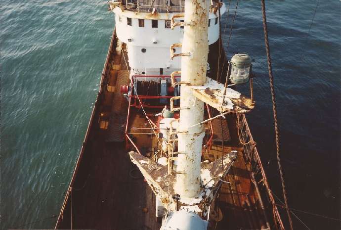 Ships mast from antenna mast