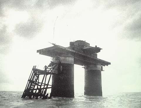 Bent Scaffold Poles & Broken Dolphin