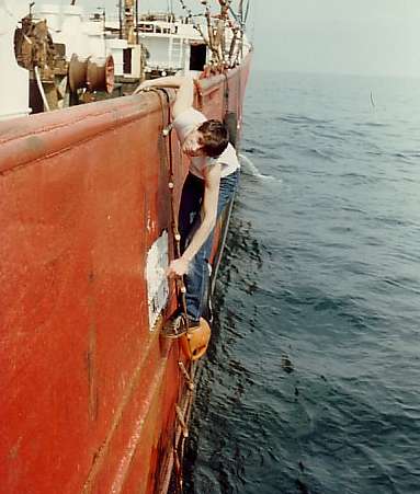 Maarten de Jong works on side of Ross Revenge