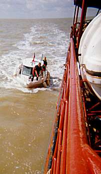 Tender arrives at LV18