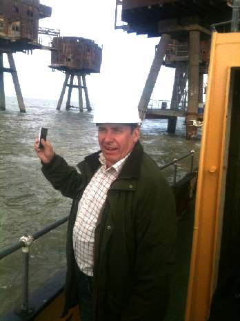 Jools Holland get the Forts in the picture