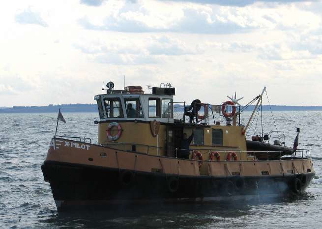 X-Pilot approaches Whitstable