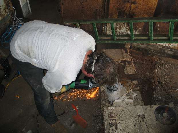 Big Phil cutting up cane motor