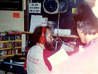 Leo van De Groot in studio