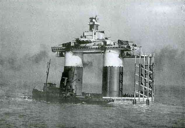 U1 arrives at Roughs sand bank