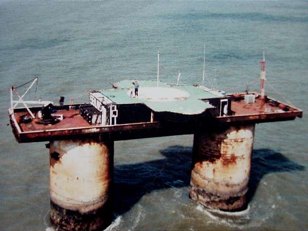 Aerial shot of Sealand in 1994