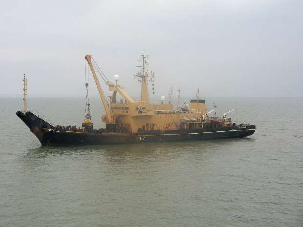 Lifting West Cardinal Buoy