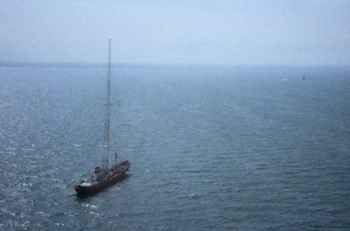 Ross Revenge & Communicator distant