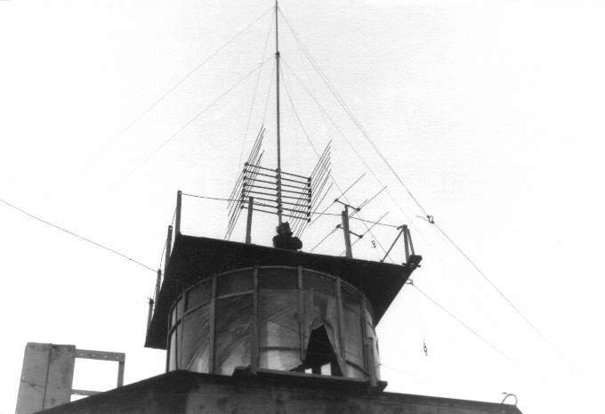 Top of fort antennas